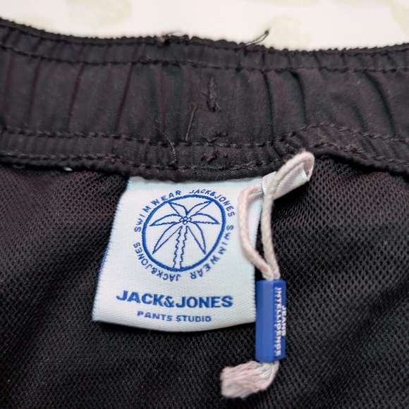 Men's jack and Jones shorts - Picture 2 of 3